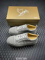 Christian Louboutin Sneaker Low Lou Spikes Flat Grey - 1