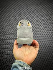 Christian Louboutin Sneaker Low Lou Spikes Flat Grey - 6