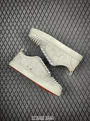 Christian Louboutin Sneaker Low Lou Spikes Flat Grey - 2
