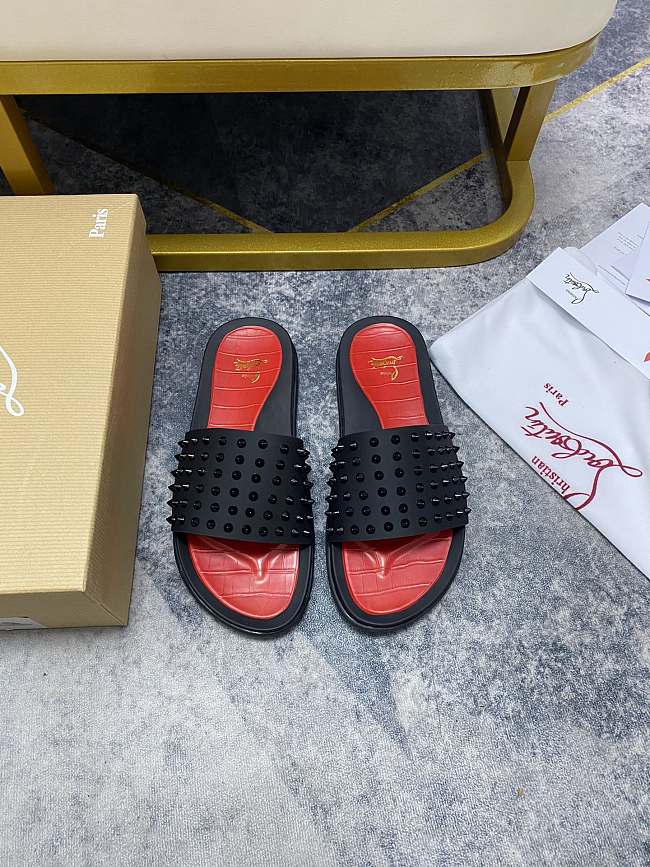 Christian Louboutin Slide Classic Spike Flat C3615 - 1