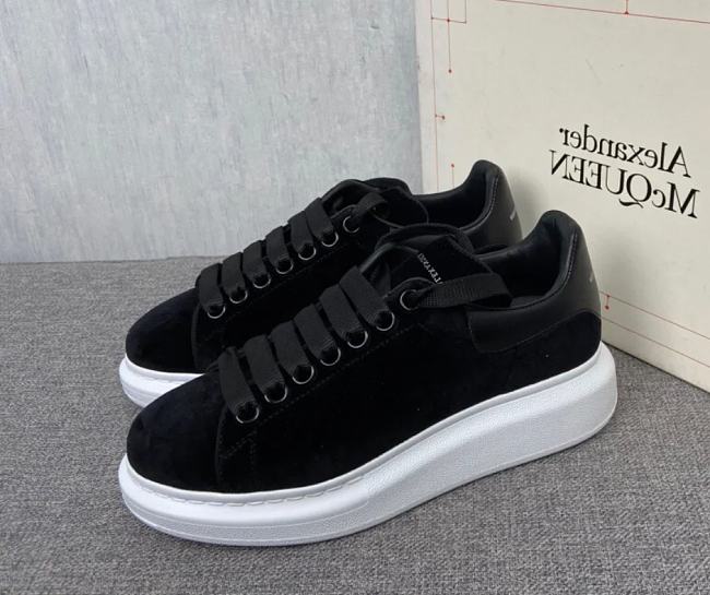 Alexander McQueen Oversized Sneaker Velvet Black - 1
