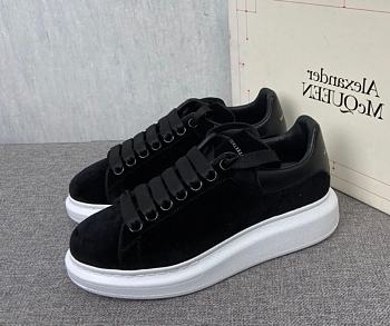 Alexander McQueen Oversized Sneaker Velvet Black