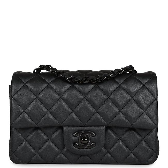 Chanel Flap Iridescent Lambskin Black Size 25x15x7cm - 1