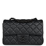Chanel Flap Iridescent Lambskin Black Size 25x15x7cm - 1