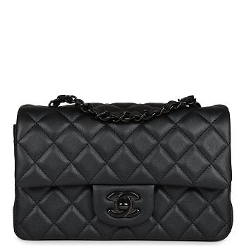 Chanel Flap Iridescent Lambskin Black Size 25x15x7cm