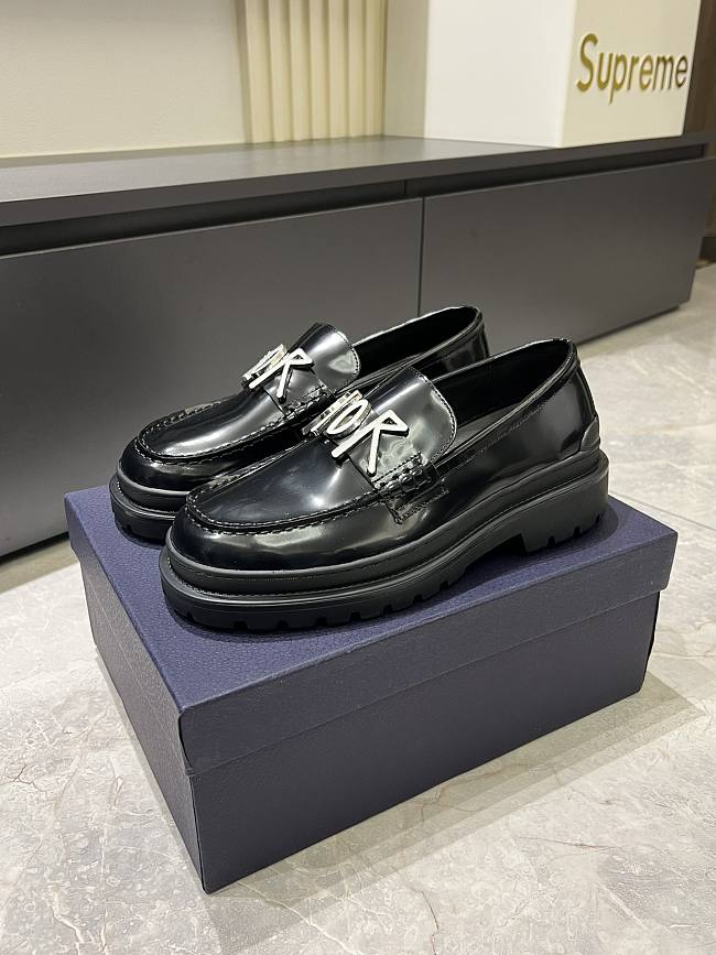 Dior Men's Loafer with Shiny Leather D902B-01 - 1