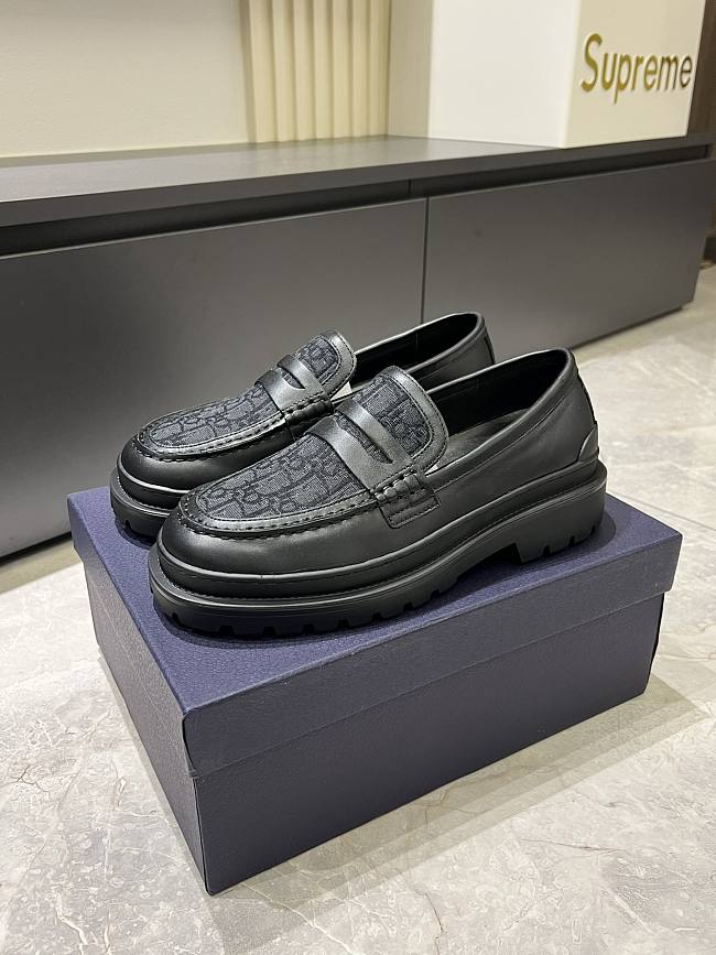 Dior Men's Loafer with Shiny Leather D902B-02 - 1
