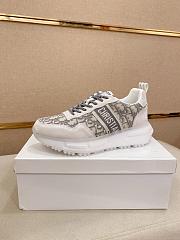 Dior Oblique Pattern Sneakers Code 058B60-02 - 3