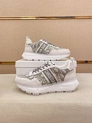 Dior Oblique Pattern Sneakers Code 058B60-02 - 2