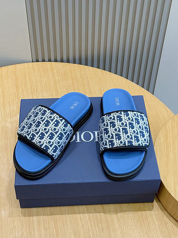 Dior Slide Code D0027-04
