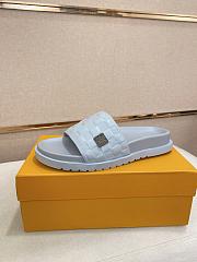 Louis Vuitton Slide Code LV606A-01 - 3