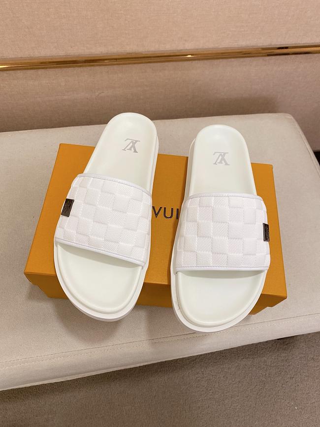Louis Vuitton Slide Code LV606A-03 - 1