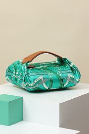 Hermes Balusoie Silk With Hunter HM5214 Size 32x24x12cm - 4