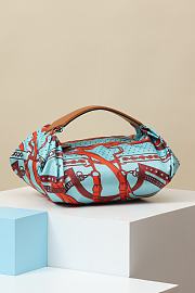 Hermes Balusoie Silk With Hunter HM5215 Size 32x24x12cm - 1