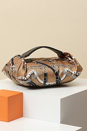 Hermes Balusoie Silk With Hunter HM5216 Size 32x24x12cm - 4