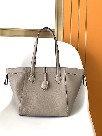 Fendi Origami F5216 Bag Size 27x16.5x27CM