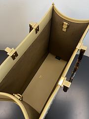 Fendi Sunshine Leather Tote Bag F9041 Size 35x17x31CM - 2