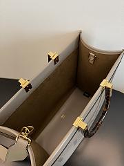 Fendi Sunshine Leather Tote Bag F9043 Size 35x17x31CM - 5