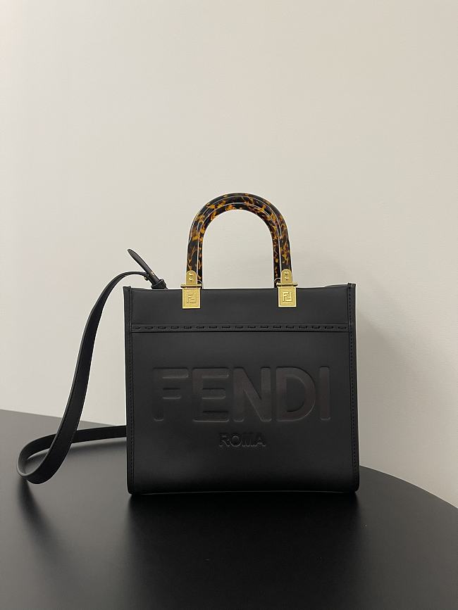 Fendi Tote Bag F6390-01 Size 25x12x22CM - 1