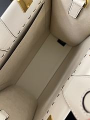 Fendi Tote Bag F6390-02 Size 25x12x22CM - 2