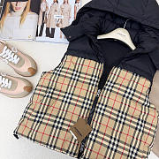 Burberry Women's Down Vest Jacket Code AC2256-01 - 2