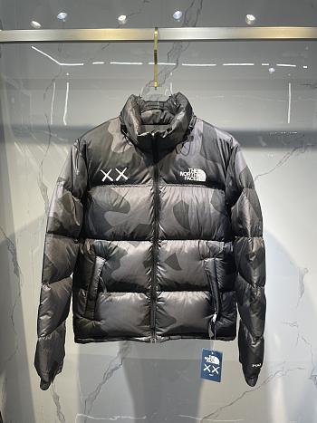 The North Face  KAWS Cowes XX Jacket TNF430-02