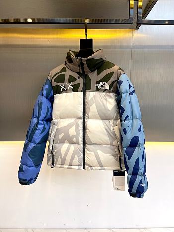 The North Face  KAWS Cowes XX Jacket TNF430-03