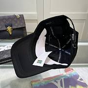 Calvin Klein Cap Code CK5210-01 - 2