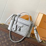 LV Vanity Chain Pouch M13539 Size 19x13x11cm - 5