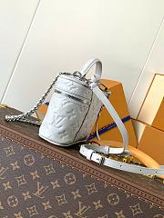 LV Vanity Chain Pouch M13539 Size 19x13x11cm - 3