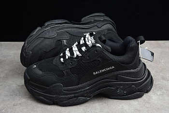 Balenciaga Triple S Triple Black 172342M237002