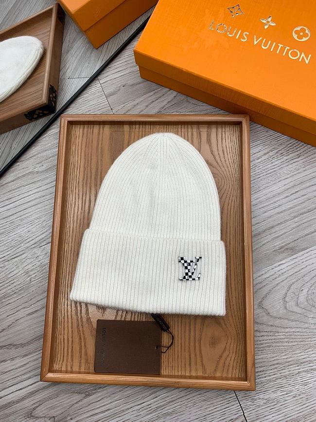 Louis Vuitton Beanie Code LV0050-02 - 1