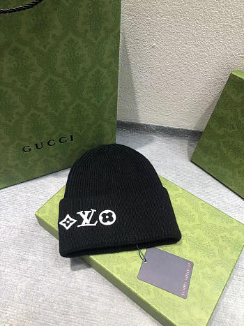 Louis Vuitton Beanie Code LV0053-03