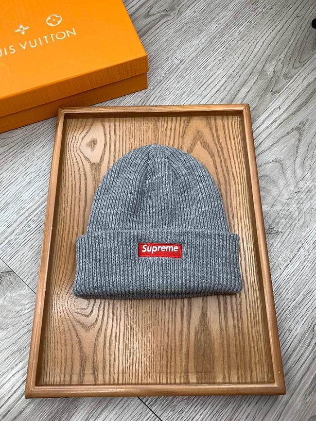 Supreme Beanie Code LV0105-01 - 1