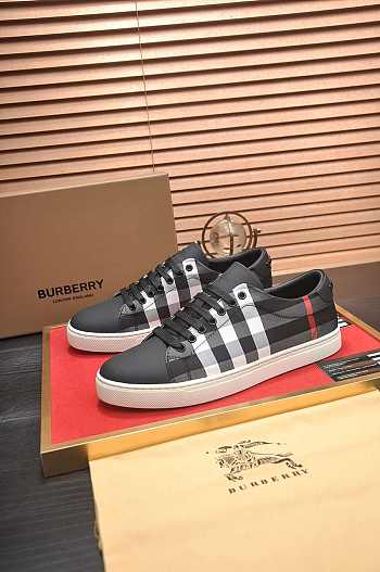 Burberry Suede And House Sneaker B0056