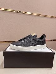 Gucci Men's Signature Sneaker Code GG961B - 6
