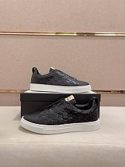 Gucci Men's Signature Sneaker Code GG961B - 2