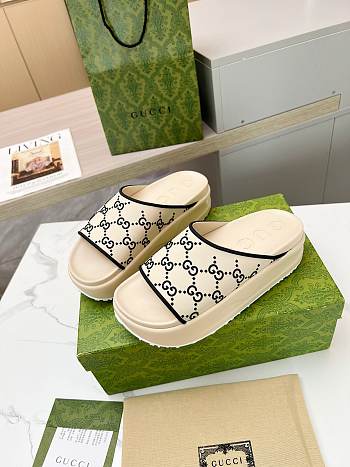 Gucci Slippers Platform GG5421