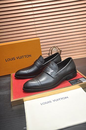 Louis Vuitton Loafer LOGO LV5840