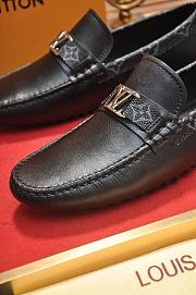 Louis Vuitton Loafer Men's LV2684 - 5