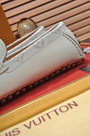 Louis Vuitton Loafer Men's LV2685 - 6