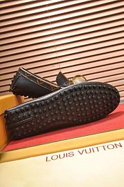 Louis Vuitton Loafer Men's LV2686 - 5