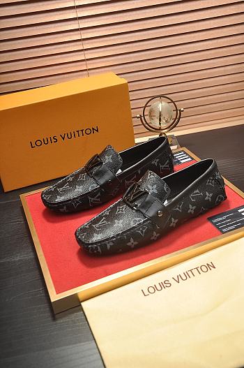 Louis Vuitton Loafer Men's Mocassins LV2585