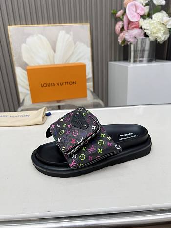 LV Pool Pillow Flat Comfort Mule xTM LV8746