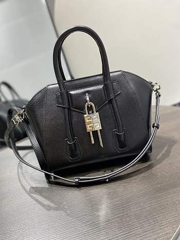 Givenchy Antigona Lock Bag G0231 Size 18x28x12cm