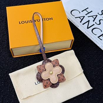 LV Bag Charm with Floral M02136