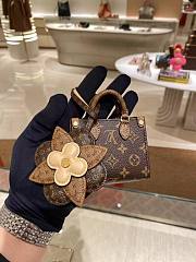 LV Bag Charm with Floral M02136 - 6