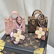 LV Bag Charm with Floral M02137 - 6