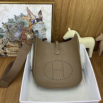 Hermès Evelyne Bag HM1605 Size 29cm