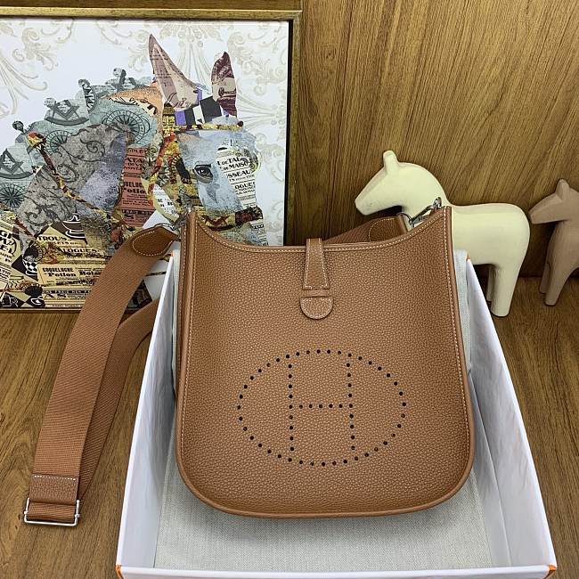 Hermès Evelyne Bag HM1606 Size 29cm - 1